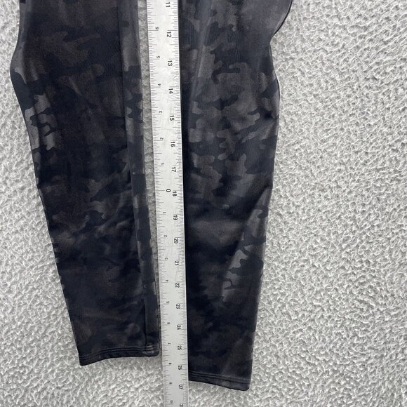 Spanx Black Camo Faux Leather‎ Shaping Slimming Leggings Size Medium High Rise - Picture 10 of 13